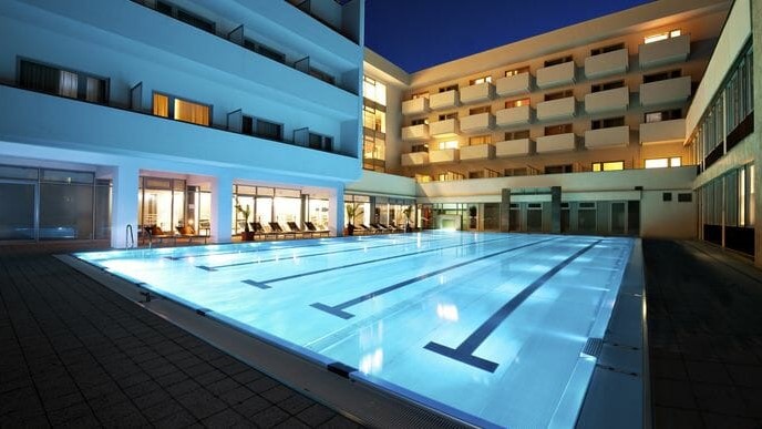 Vstup do hotelu Sepetná