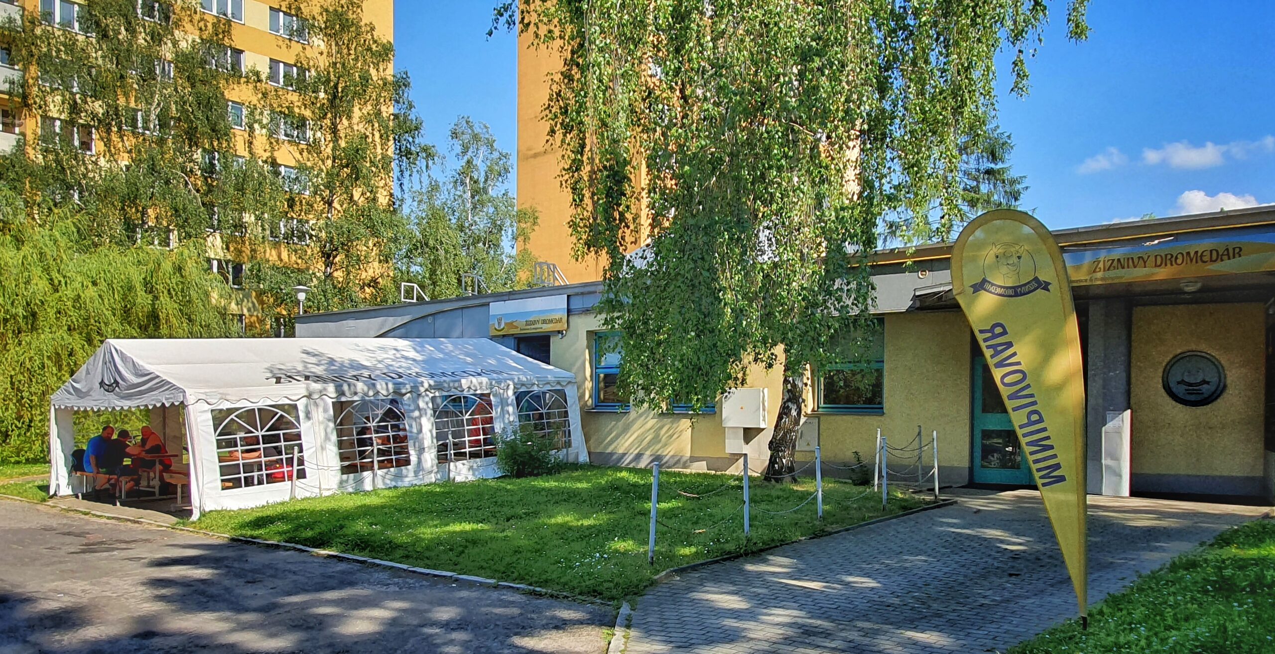 Žíznivý Dromedár - vstup Minipivovar a restaurace Žíznivý Dromedár